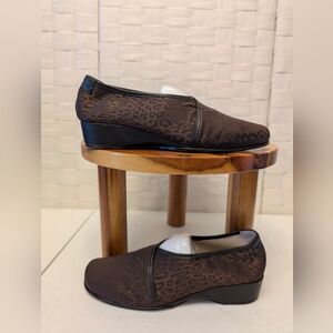 Taryn Rose Brown Leopard Print Leather Trim Loafers Made in Italy‎
